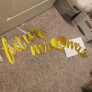 Gold Future Mr & Mrs Wall Decor